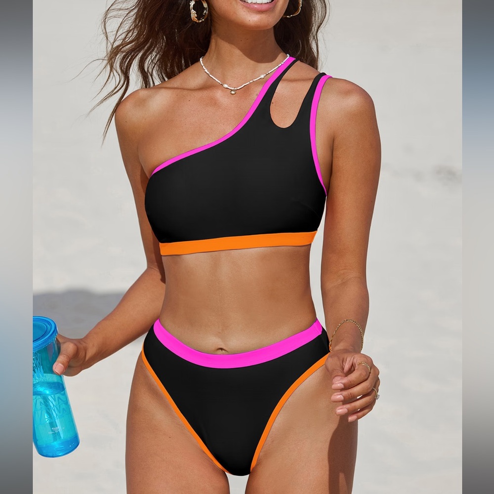 Cupshe Black and Orange Bikini with Modern Design